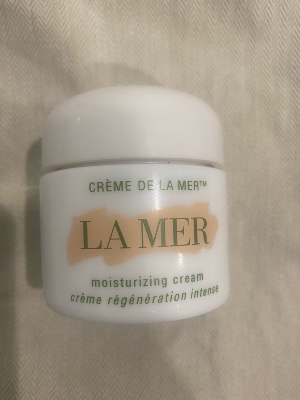 La Mer White Jar with Green Lettering and Beige Accent
